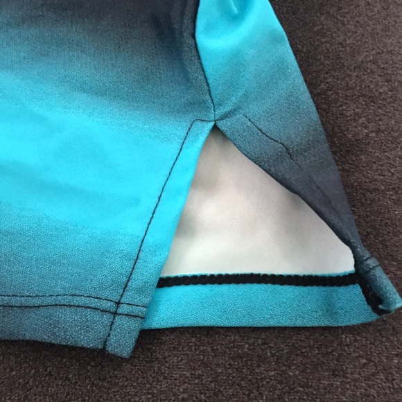 Tankini with built in bra and adjustable straps - Picture 3 of 3